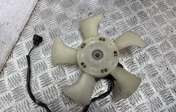 Mitsubishi Outlander Air conditioning (A/C) fan (condenser) 7812A119 MR568928