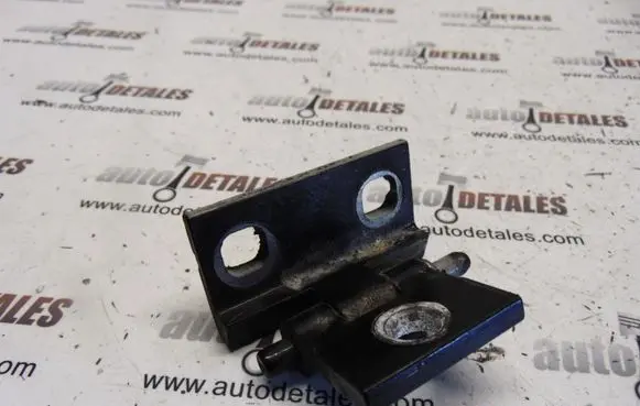 Volvo XC90 Front door lower hinge 