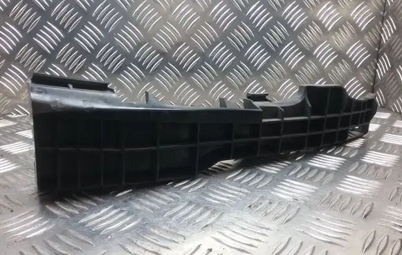 Front bumper mounting bracket