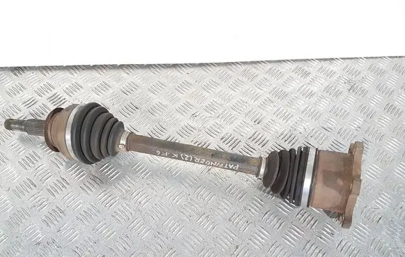 Nissan Pathfinder R51 Rear driveshaft