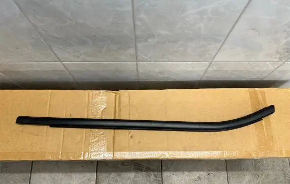 Ford Ranger IV Rubber seal rear door window/glass 