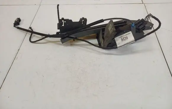 Ford C-MAX II Front door lock 4053
