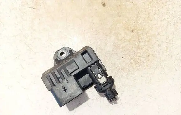 BMW 5 F10 F11 Glow plug pre-heat relay 0522140104 851947202