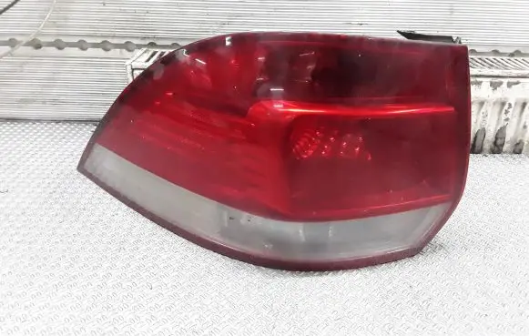 Volkswagen Golf V Rear/tail lights 1K9945095E