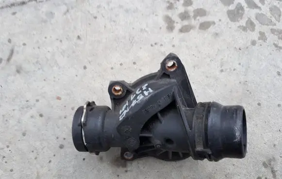 BMW 3 E90 E91 Thermostat housing 