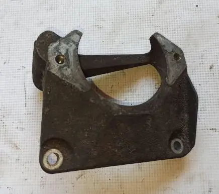 BMW 5 E60 E61 Engine mounting bracket 6761117