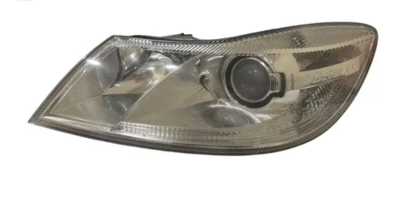 Skoda Octavia Mk2 (1Z) Headlight/headlamp 1Z1941015G 24705205000176 1ZL24705205
