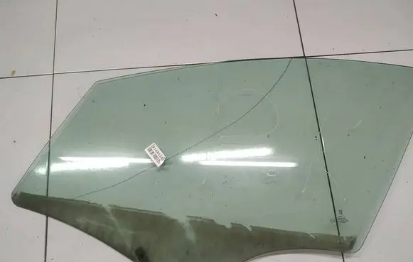 Peugeot 407 Front door window glass four-door as2