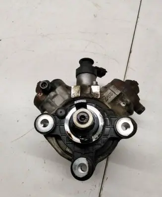 Volvo XC60 Fuel injection high pressure pump 31372081