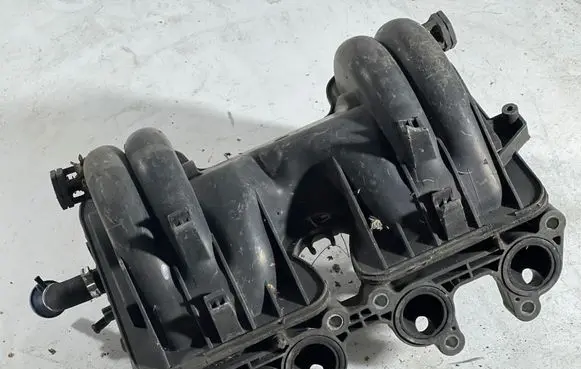 Volkswagen Golf III Intake manifold 5600000500 94056200 9405620