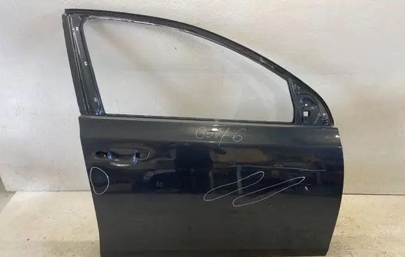 Volkswagen Golf VI Front door 5K4831312D