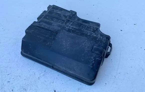 Other engine bay part