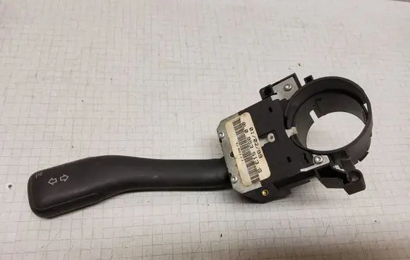 Volkswagen Golf IV Indicator stalk 8L0953513G