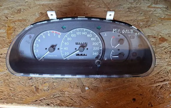 Mitsubishi Colt Speedometer (instrument cluster) MR168069 207350