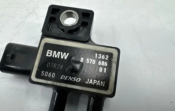 BMW 5 F10 F11 Exhaust gas pressure sensor 8570686