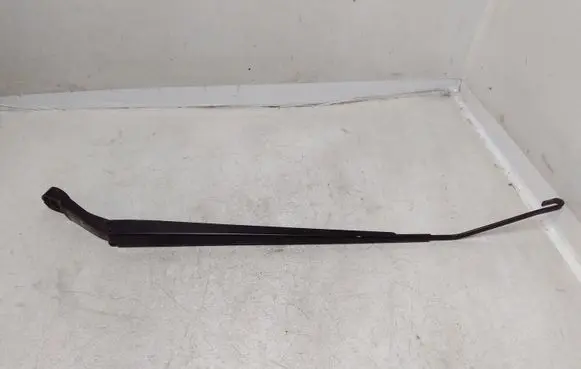 Nissan Note (E11) Front wiper blade arm