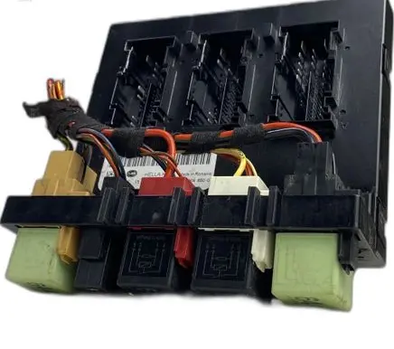 Volkswagen Golf VI Fuse box set 1K0937084F