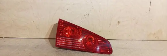 Peugeot 607 Tailgate rear/tail lights