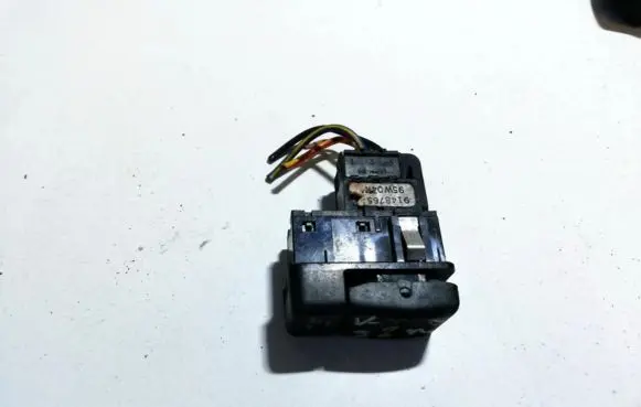 Volvo 740 Seat heating switch 9148765 95w04k