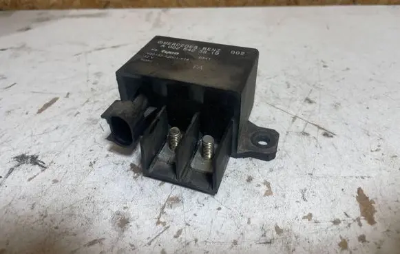 Mercedes-Benz CLS C219 Charging relay A0025423819