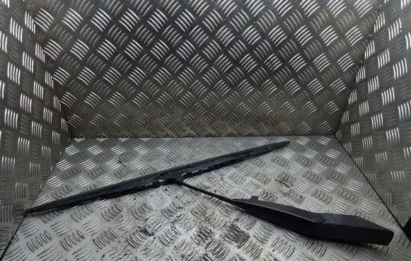 Mercedes-Benz E W210 Front wiper blade arm