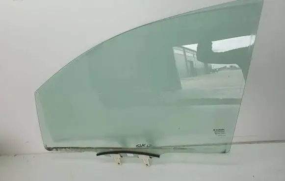 Suzuki SX4 S-Cross Front door window glass four-door