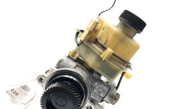 Mazda 5 Power steering pump