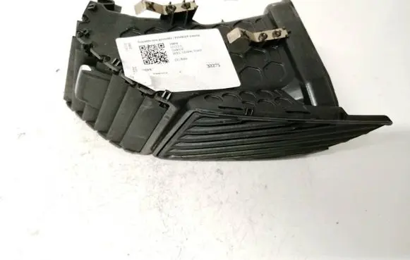 BMW i3 Dash center air vent grill s1105038