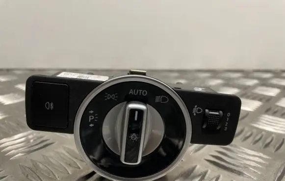 Mercedes-Benz C W204 Light switch A2049053103