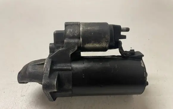 BMW 5 E60 E61 Starter motor 7796892