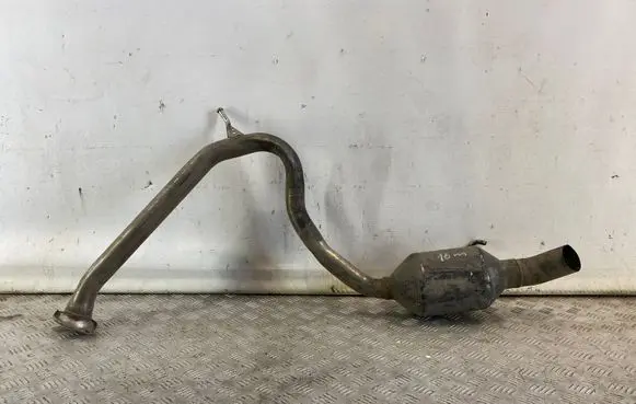 Toyota RAV 4 (XA40) Muffler/silencer 