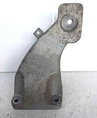 BMW 5 E60 E61 Engine mounting bracket 6777056 13807410