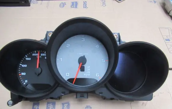 Porsche Macan (95B) Speedometer (instrument cluster) 