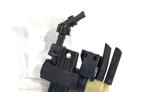 Renault Kangoo II Fuel pressure regulator 701814120