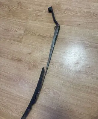 KIA Sorento Front wiper blade arm