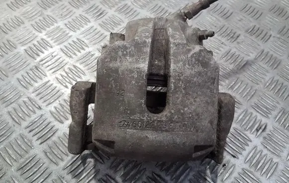 BMW 5 E39 Front brake caliper 6022296