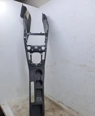 Seat Ibiza V (KJ) Center console 