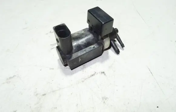 Audi A4 S4 B6 8E 8H Turbo solenoid valve 8E0906628