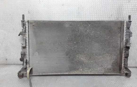 Ford Focus Coolant radiator 3M5H8005TL