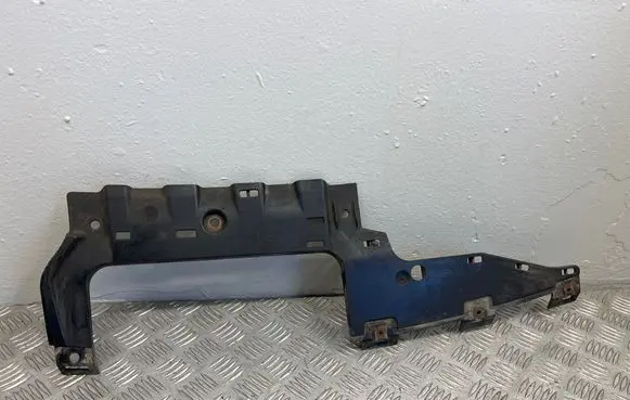 BMW 3 E90 E91 Rear bumper mounting bracket 7163847