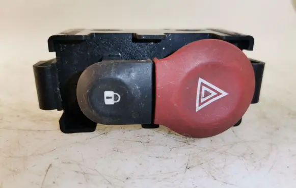 Renault Kangoo II Hazard light switch E3160601