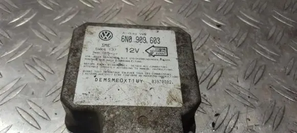 Volkswagen Golf III Airbag control unit/module 6n0909603 5wk4137