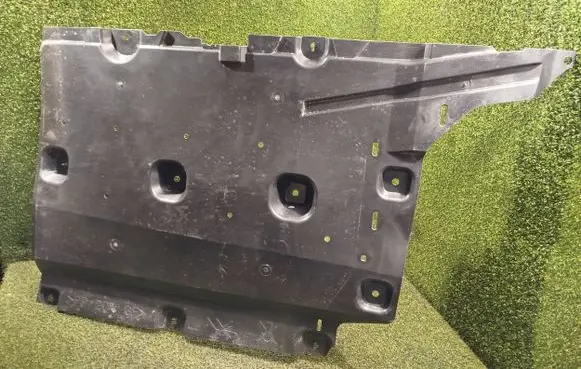 Renault Kangoo III Engine splash shield/under tray 748156701R 748155137R A4206847000