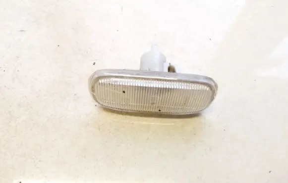 Audi 80 90 S2 B4 Front fender indicator light e26002