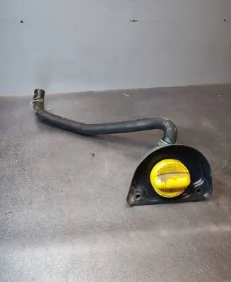 Opel Vivaro Oil filler cap 8200795333