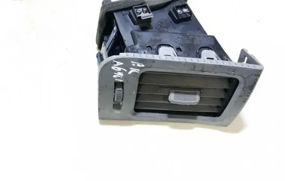 Nissan X-Trail T31 Dash center air vent grill 68761jg00b