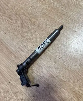 Volkswagen PASSAT B6 Fuel injector 03L130277 0445116