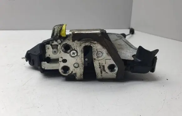 Lexus IS 220D-250-350 Front door lock