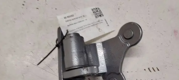 Mercedes-Benz C W204 Rear door lower hinge
