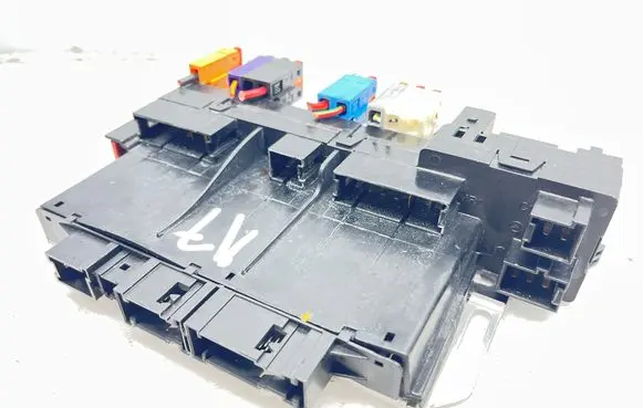 Mercedes-Benz S W220 SAM control unit A0325458332